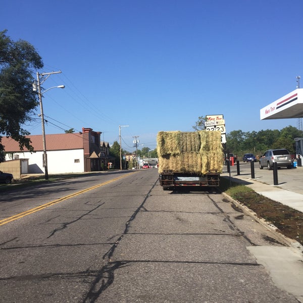 KWIK TRIP 626 99 E Montello St