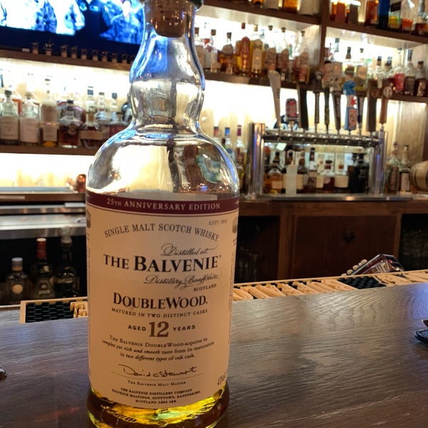 Foto diambil di NWB the next whiskey bar oleh john B. pada 10/5/2018