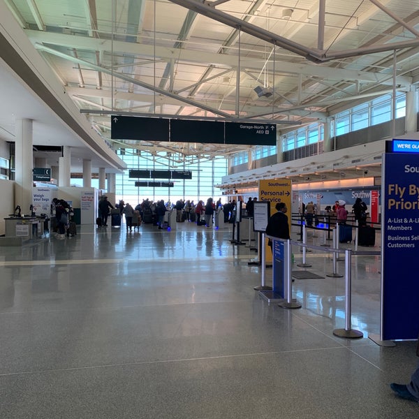 Photo taken at Chicago Midway International Airport (MDW) by john B. on 2/1/2019