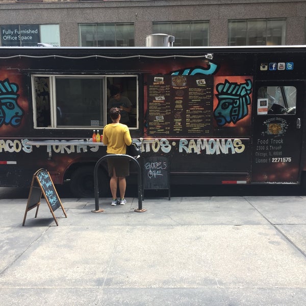 Foto tomada en Aztec Dave&#39;s Cantina and Food Truck  por john B. el 7/16/2018