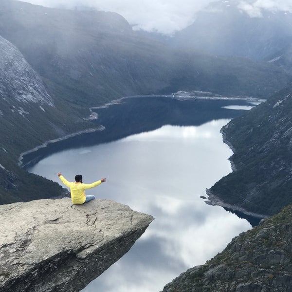 Trolltunga hello Internet