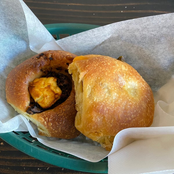 Снимок сделан в Brooklyn Kolache Co. пользователем Hana C. 2/24/2020