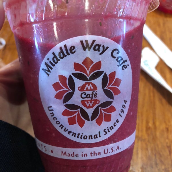 5/15/2018 tarihinde Hana C.ziyaretçi tarafından Middle Way Cafe'de çekilen fotoğraf