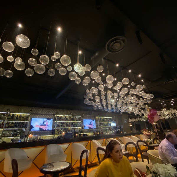 Foto diambil di SOHO restaurant &amp; bar oleh AMN pada 11/25/2019