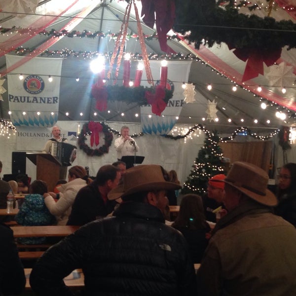 11/23/2014 tarihinde Ashley N.ziyaretçi tarafından Denver Christkindl Market'de çekilen fotoğraf