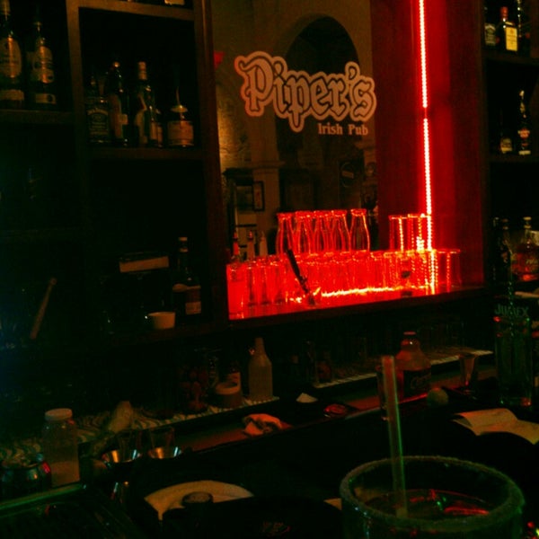 Foto diambil di Piper&#39;s Irish Pub oleh Esteban T. pada 11/30/2013