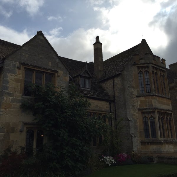 Excellent place in heart of Cotswolds. Nice, big rooms. Solid open Wifi too.