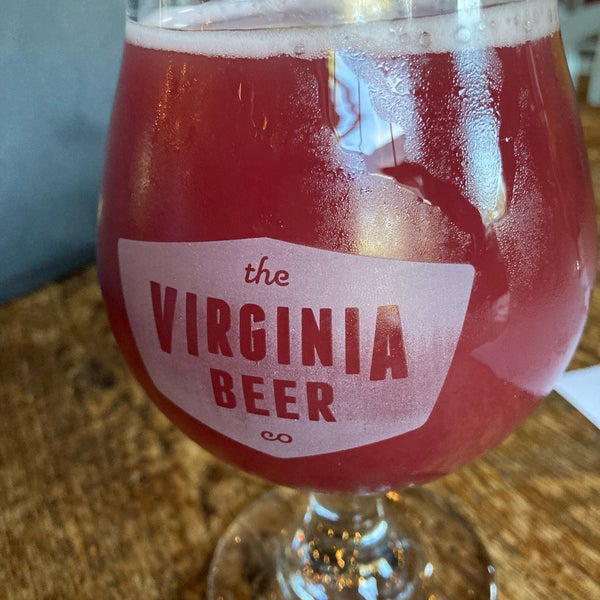 Foto tirada no(a) The Virginia Beer Company por Caitlin C. em 9/2/2022