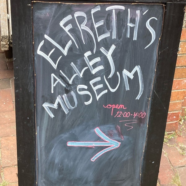 Photo taken at Elfreth&#39;s Alley Museum by Caitlin C. on 7/24/2022