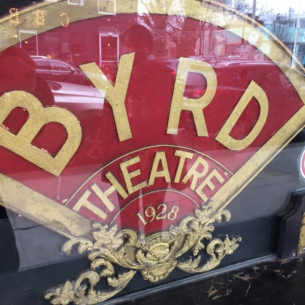 รูปภาพถ่ายที่ The Byrd Theatre โดย Caitlin C. เมื่อ 2/19/2018