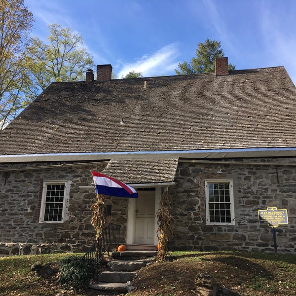 Photo taken at Historic Huguenot Street by Caitlin C. on 10/22/2017