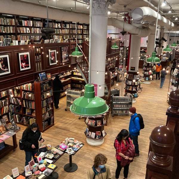 2/12/2022 tarihinde Caitlin C.ziyaretçi tarafından Housing Works Bookstore Cafe'de çekilen fotoğraf