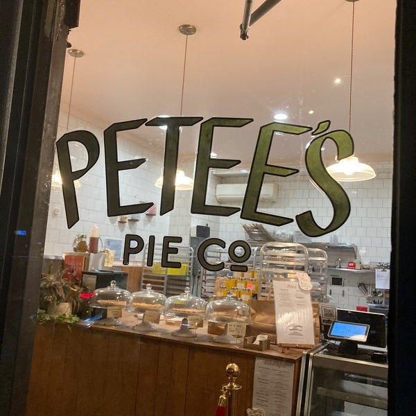 Photo taken at Petee&#39;s Pie Company by Caitlin C. on 5/13/2022