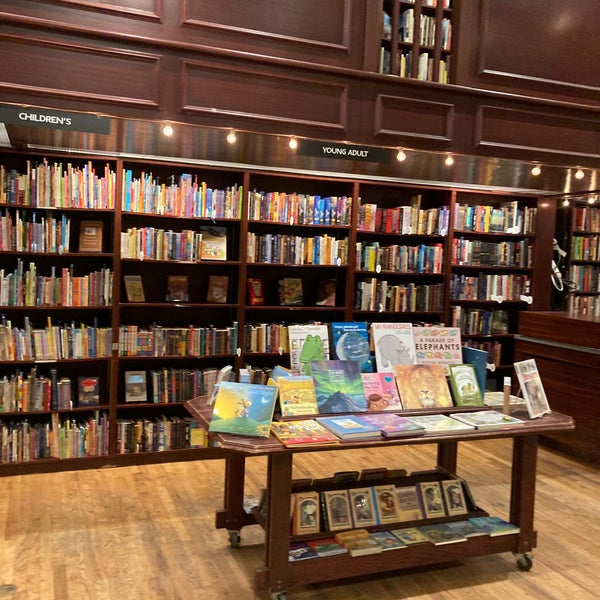 1/8/2022 tarihinde Caitlin C.ziyaretçi tarafından Housing Works Bookstore Cafe'de çekilen fotoğraf
