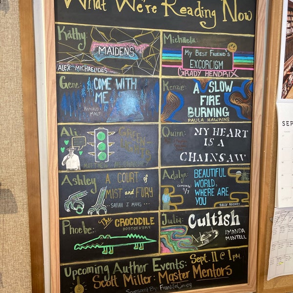 Dolly's Bookstore Bookstore