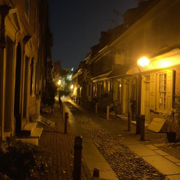 Photo taken at Elfreth&#39;s Alley Museum by Caitlin C. on 8/24/2021