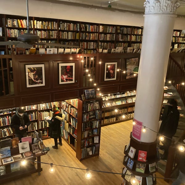 1/22/2022 tarihinde Caitlin C.ziyaretçi tarafından Housing Works Bookstore Cafe'de çekilen fotoğraf