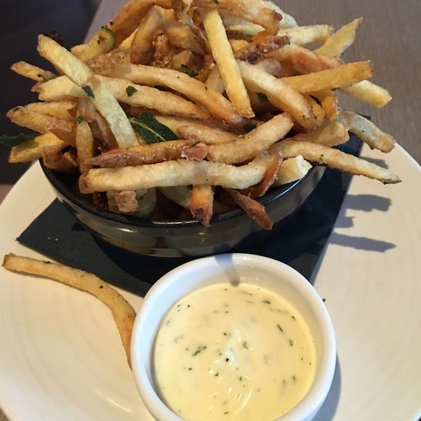 SOCO Kitchen+Bar Entertainment District Toronto, ON