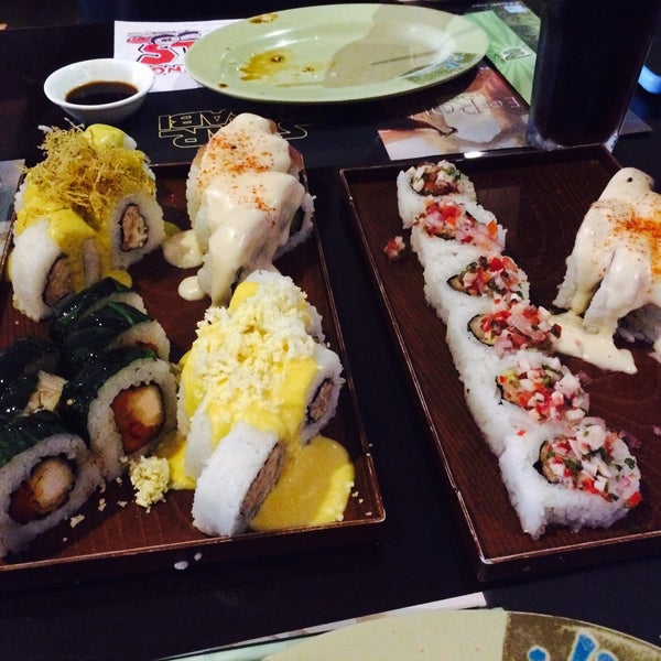 3/30/2016 tarihinde Romina Z.ziyaretçi tarafından Wasabi Sushi &amp; Rolls'de çekilen fotoğraf