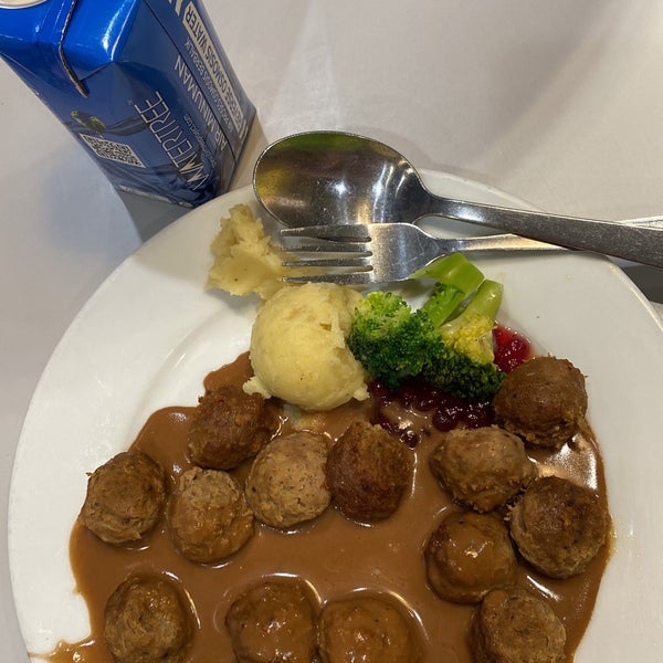 ikea batu kawan buffet Lucas Anderson