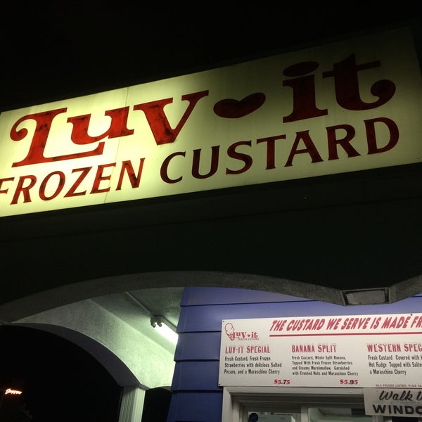 Photo taken at Luv-It Frozen Custard by Kerry D. on 7/30/2016