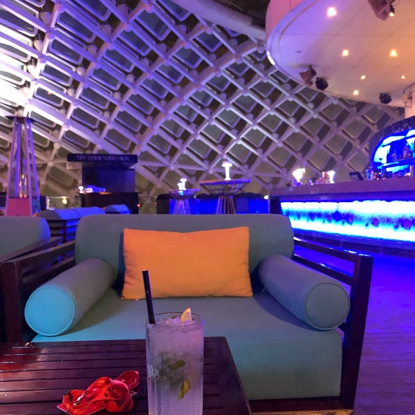 Foto tirada no(a) Skylite Lounge Bar por A em 1/24/2020
