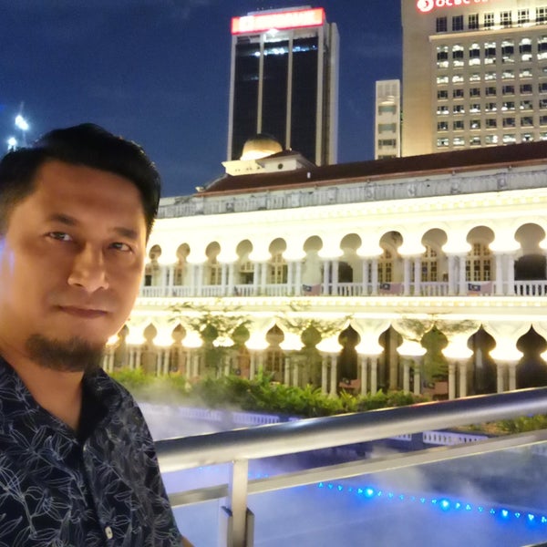 Photo taken at Bangunan Sultan Abdul Samad by Jomey A. on 1/10/2020