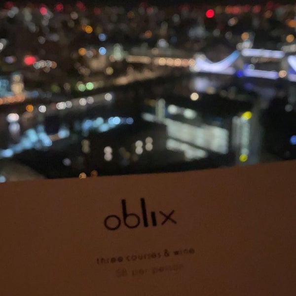 Foto tirada no(a) Oblix at The Shard por M em 1/5/2022