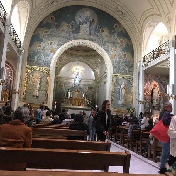 Photo taken at Chapelle Notre-Dame de la Médaille Miraculeuse by 野菜クズください on 6/6/2019