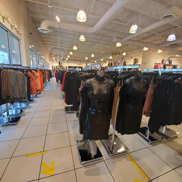 discovery clothes store