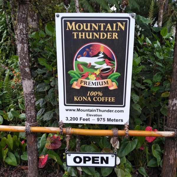 Photo taken at Mountain Thunder Coffee Plantation by Ueda T. on 8/11/2019