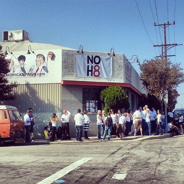 11/3/2013 tarihinde Adam Bouskaziyaretçi tarafından NOH8 Campaign Headquarters'de çekilen fotoğraf