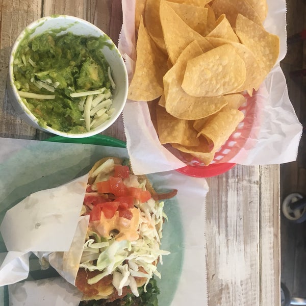 6/30/2018 tarihinde Katie B.ziyaretçi tarafından The Taco Stand Downtown'de çekilen fotoğraf