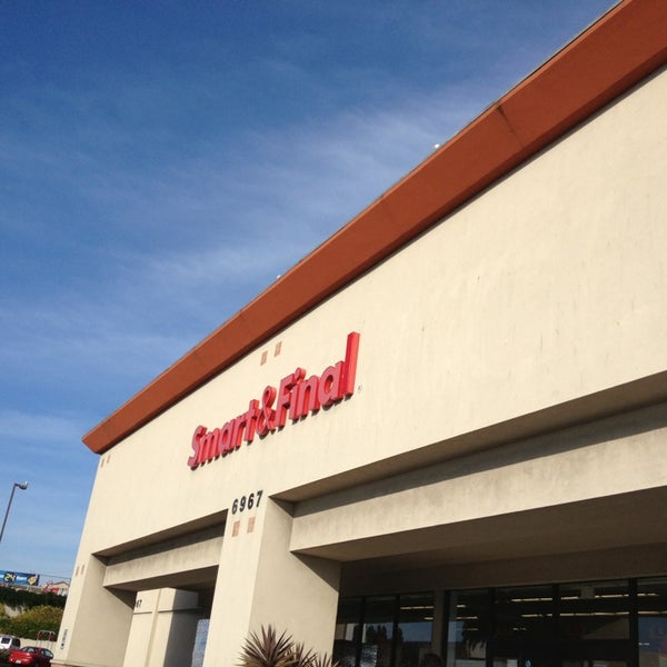 Smart & Final Grocery Store in Hillside