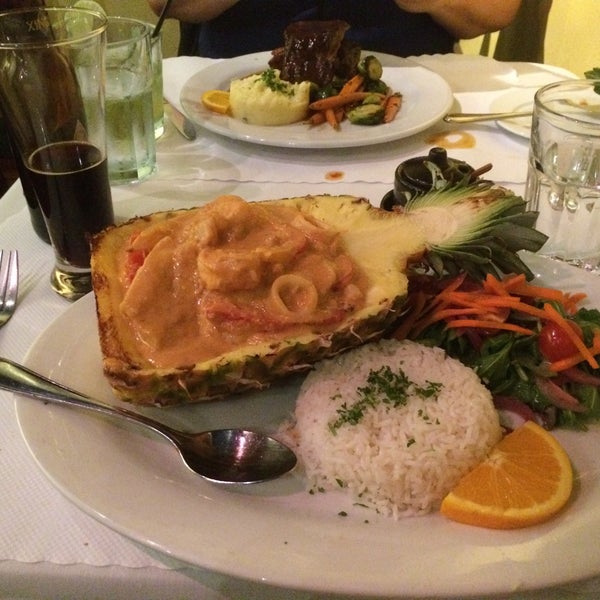 Foto diambil di Minas Brazilian Restaurant &amp; Cachaçaria oleh Bob V. pada 3/15/2015