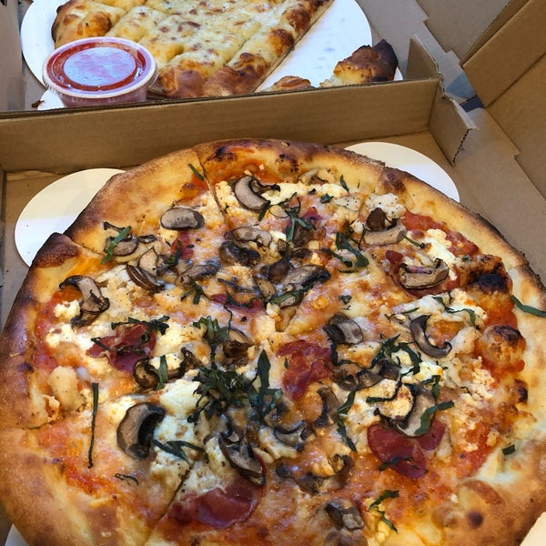 The Woodlands Pizza Green Lake 8314 Aurora Ave N