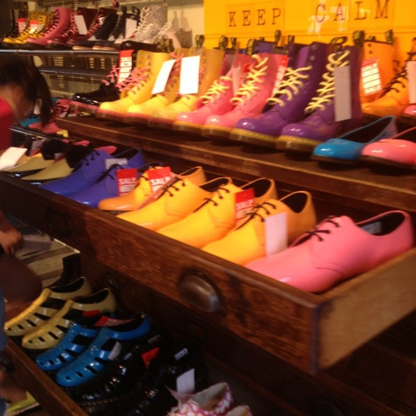 dr martens discount store