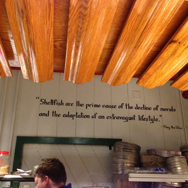 6/21/2013 tarihinde Aliona А.ziyaretçi tarafından Mine Oyster Restaurant &amp; Raw Bar'de çekilen fotoğraf