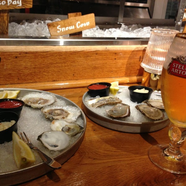 Looking for great Maine, fresh oysters, real fun experience? Try here!