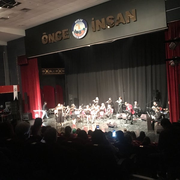 Photo taken at Barış Manço Kültür Merkezi by Ayşegül 👑👒Kuduzcu 💞💗🌹 Ç. on 4/16/2019