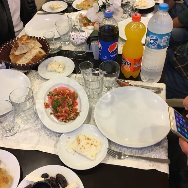 Foto scattata a Gurmeet Pide &amp; Lahmacun Restaurant da Kerim Ç. il 6/29/2016