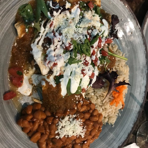 Das Foto wurde bei La Palapa, Mexican Cuisine &amp; Mezcal Bar von Nancy C. am 3/24/2018 aufgenommen