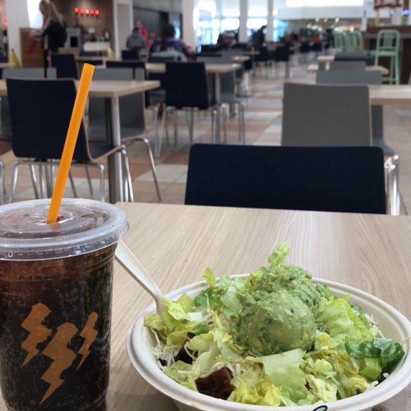 Food Court Colorado Mills Golden #39 de Yemek Alanı Food Court Colorado Mills Golden #39 de Yemek Alanı