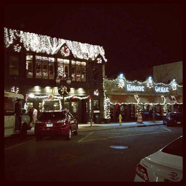Photo taken at Bradford&#39;s Grill &amp; Tavern by Derek D. on 12/1/2012