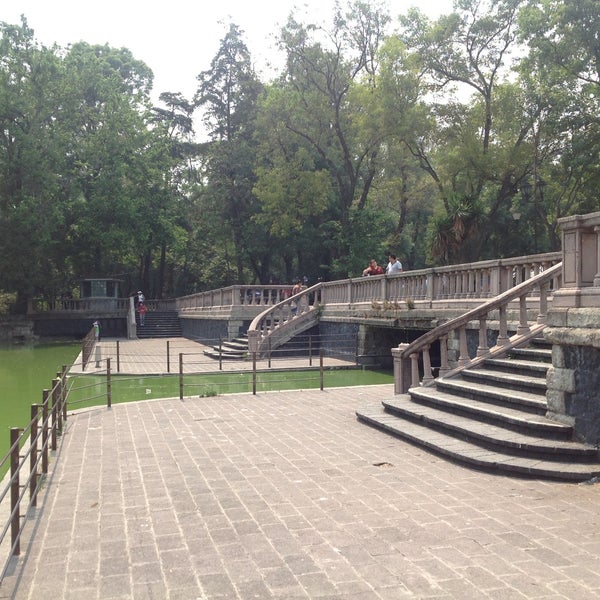 รูปภาพถ่ายที่ Bosque de Chapultepec โดย Maximiliano O. เมื่อ 5/5/2013