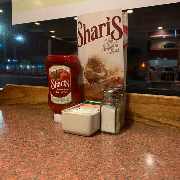 Photo taken at Shari&#39;s Cafe and Pies by Jarod F. on 3/31/2019