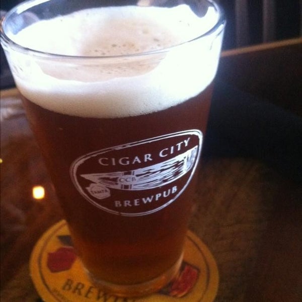 6/28/2013 tarihinde Robert H.ziyaretçi tarafından Cigar City Brew Pub'de çekilen fotoğraf