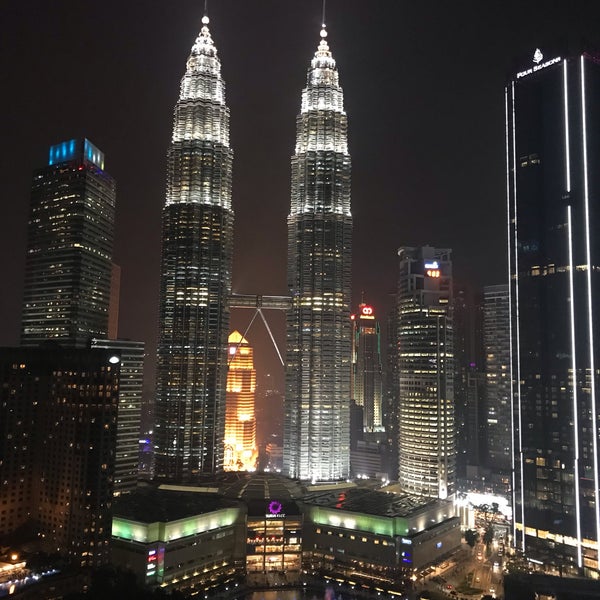 10/3/2019 tarihinde Maurice L.ziyaretçi tarafından SkyBar Kuala Lumpur'de çekilen fotoğraf