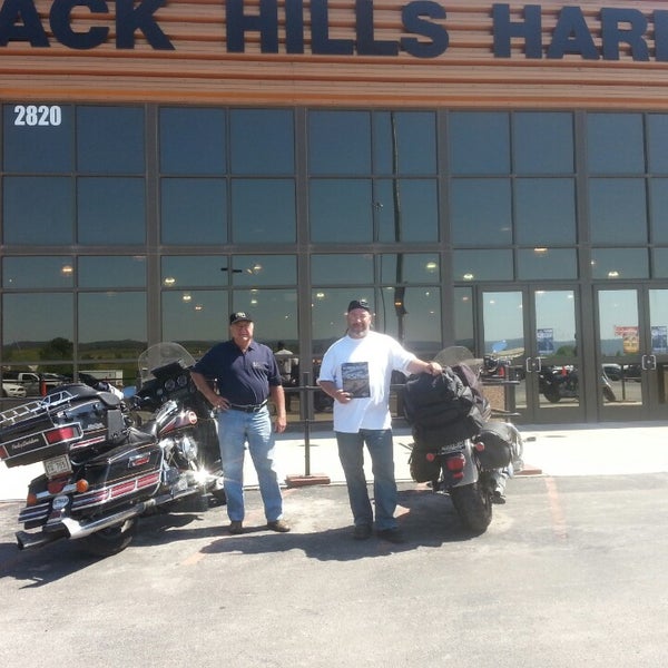 7/9/2014 tarihinde Bryan P.ziyaretçi tarafından Black Hills Harley-Davidson'de çekilen fotoğraf