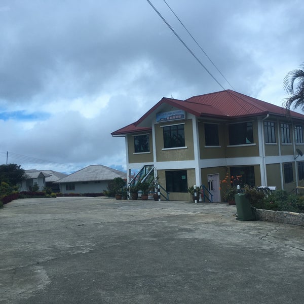 Philip Garden Chalet 1 Tip